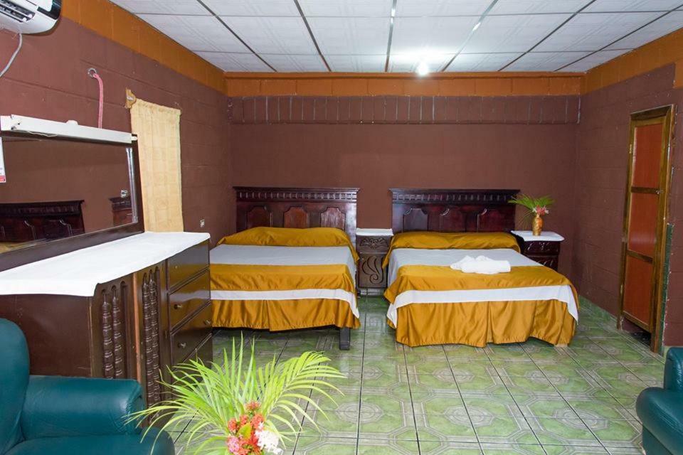 סן מיגל Hotel Leones Marinos מראה חיצוני תמונה